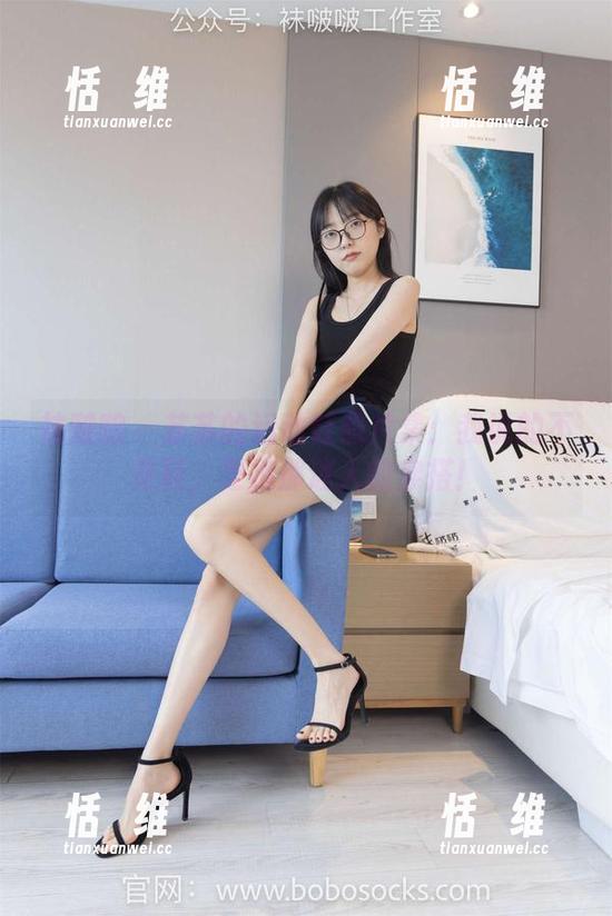 袜啵啵 - 苏苏的运动鞋照片集:我说的不是鞋,是她那迷人的穿搭!-恬瑄维 袜啵啵 - 苏苏的运动鞋照片集:我说的不是鞋,是她那迷人的穿搭!-恬瑄维