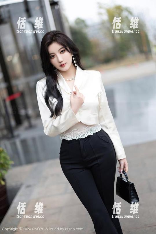 语画界 - 林星阑礼服写真:这些精致细节让人微微心动-恬瑄维 语画界 - 林星阑礼服写真:这些精致细节让人微微心动-恬瑄维